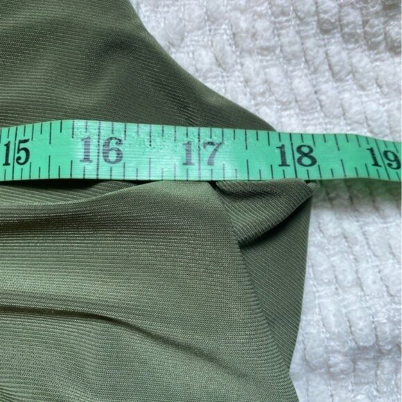 Annalee & Hope Olive Green Cropped Sleeveless V-Neck Jumpsuit Size M - Picture 5 of 7